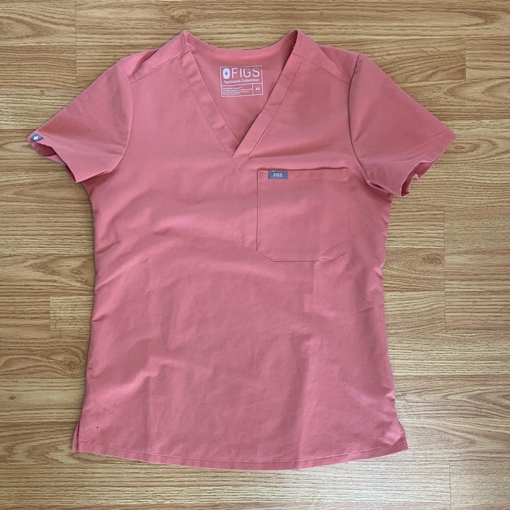 Figs scrub top!